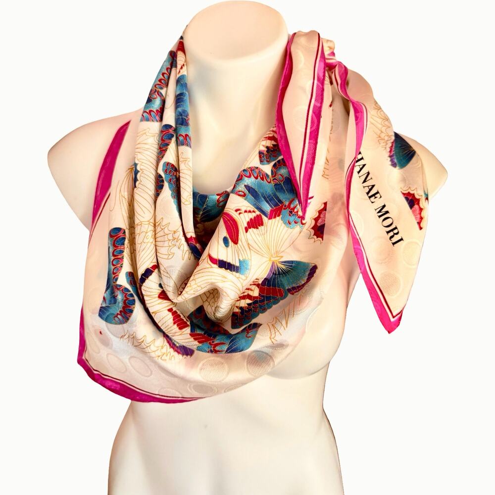 Hanae Mori Butterfly Silk Scarf 35x35 Signature Print 1970s Japan Hand Rolled - Picture 4 of 13